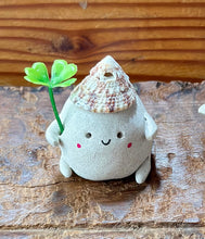 画像をギャラリービューアに読み込む, チャップラン〜四つ葉傘の妖精マスコット