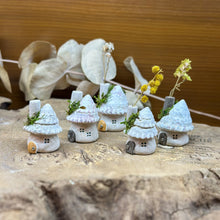 画像をギャラリービューアに読み込む, 白い貝殻屋根の妖精ハウスS | 苔のある小さな家