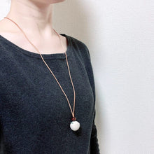 Load image into Gallery viewer, 勾玉型の鳥ネックレス『フォーチュンチュン』