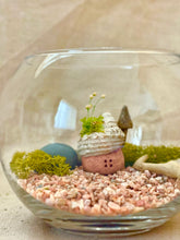 画像をギャラリービューアに読み込む, 貝殻屋根の小さなお家 ぽってりS(ココアブラウン)〜プリザーブドモス&フラワーの貝殻オブジェ